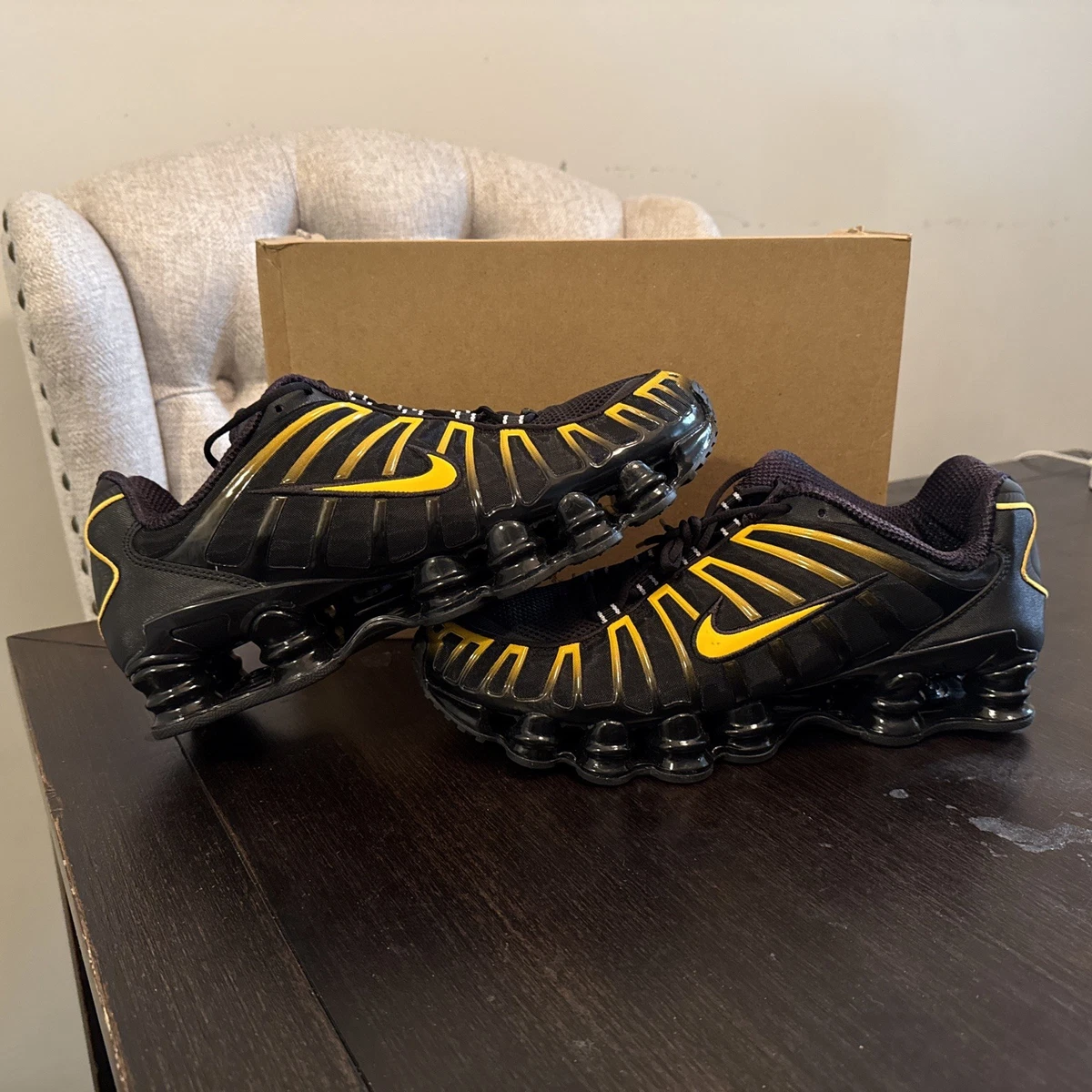 靴 NIKET90MULESPKHAKIUNIVERSITY GOLD-FUSION Las mejores ofertas en Nike Shox TL Black University Gold | eBay
