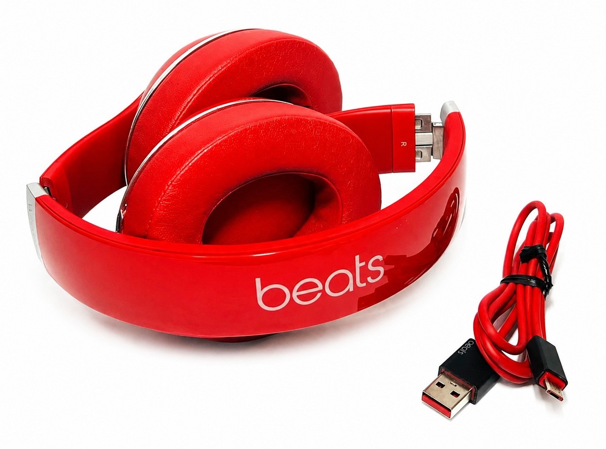 BEATS by Dr. Dre STUDIO 2 WIRELESS HEADPHONES -WITH NEW EAR PADS