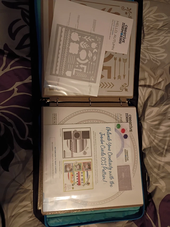 Carpeta Creative Memories para ordenar y guardar con lote de 16 plantillas más otros extras Foto 4 de 4