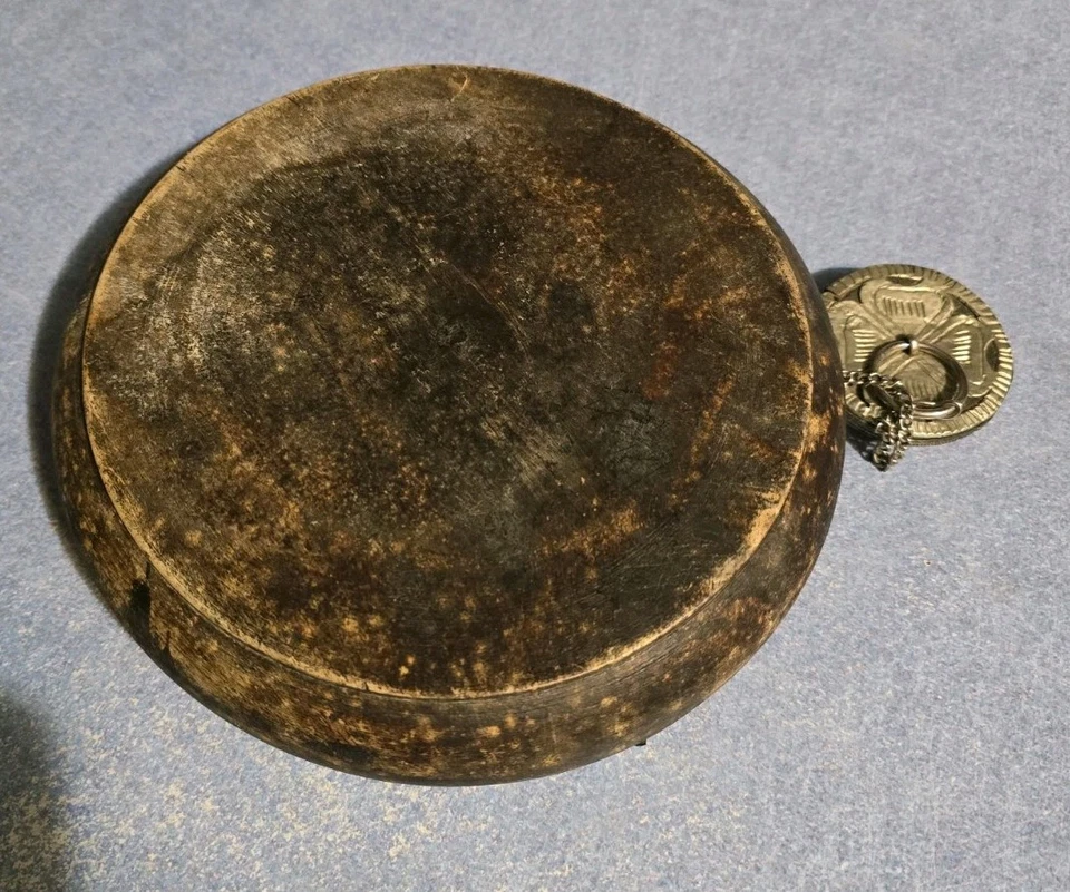 Cadena contenedor caja opio tono plata madera teca tallada a mano primitiva rara Foto 3 de 4