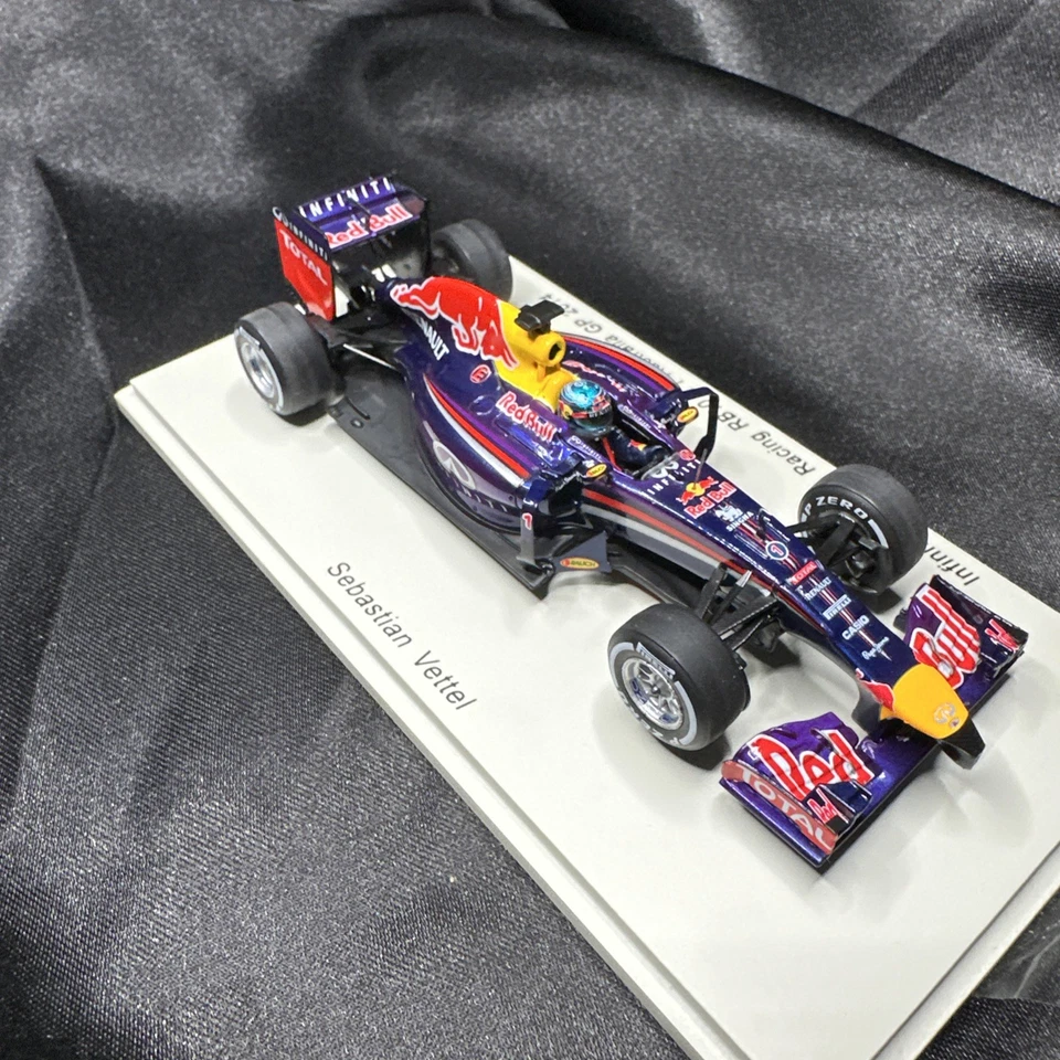 1:43 Spark S3085 Infiniti Red Bull Racing RB10 Australian Grand Prix 2014 #1 USA - Image 4 of 4