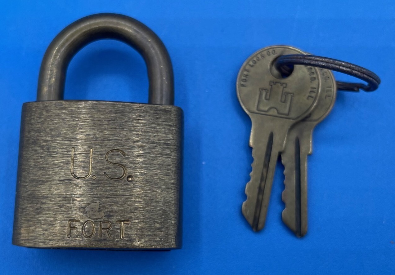 VINTAGE FORT LOCK COMPANY U.S. MILITARY FOOT LOCKER PADLOCK WITH 2 KEYS ...