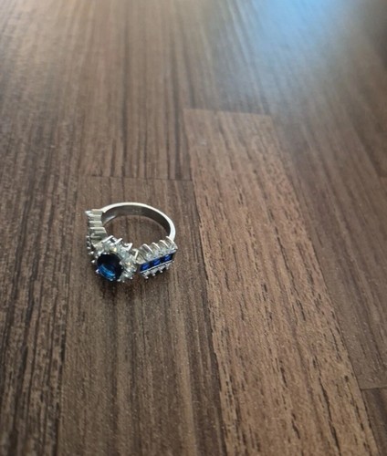 Anello nuovo in argento sterling .925 ovale centrale con zirconi blu, misura 6,25 - Foto 6 di 14