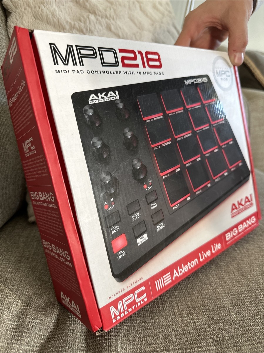 Akai パッド MPD218 Akai Professional MPD218 Pad Controller | Guitar Center