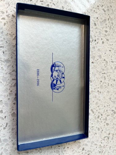 1986 Liberty Silver Dollar with protective case and box - Picture 8 of 14