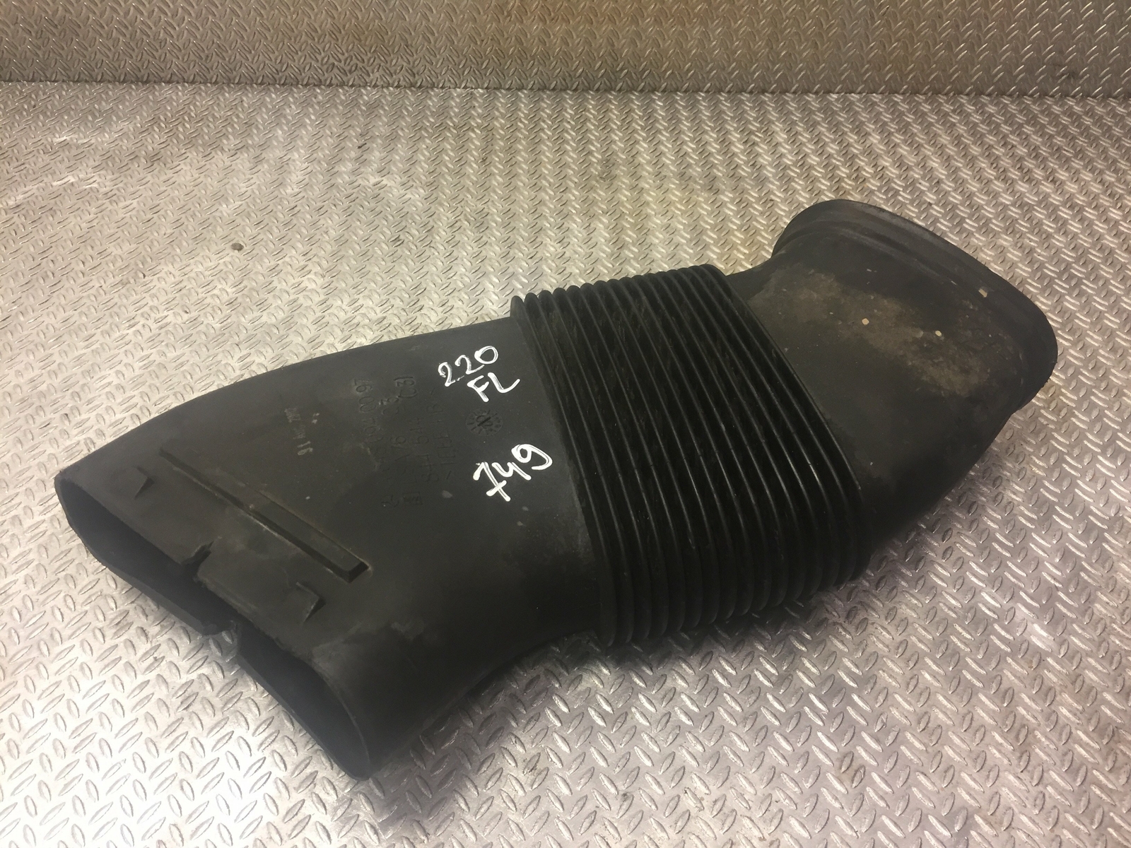 Mercedes W220 Air Intake Pipe Hose for S Class W220 320 CDI OM648