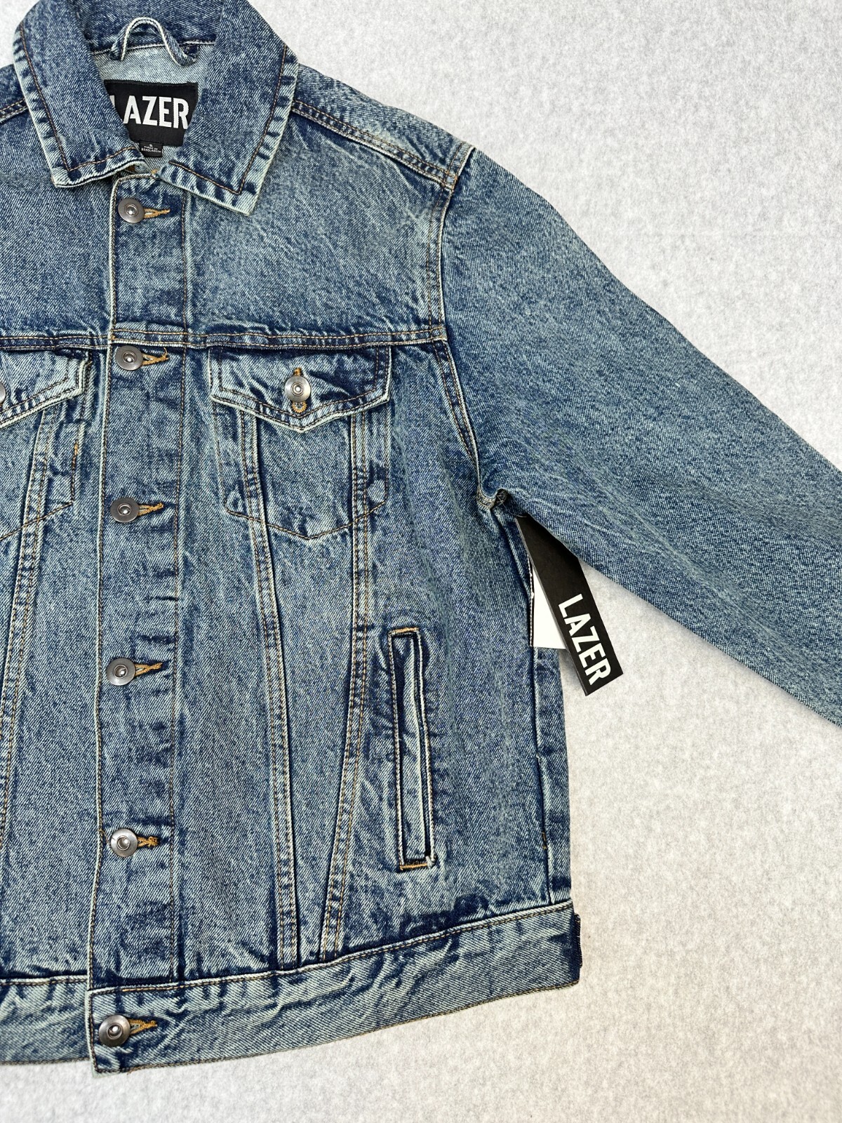 LAZER Trucker Denim Jacket Mens Size Small Medium Wash Classic Style NWT