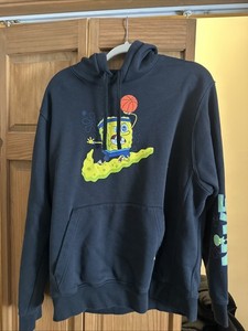 kyrie spongebob nike hoodie