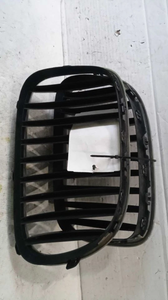 Parachoques inferior montado en el centro para BMW 740i 490749 13-15 Foto 2 de 4