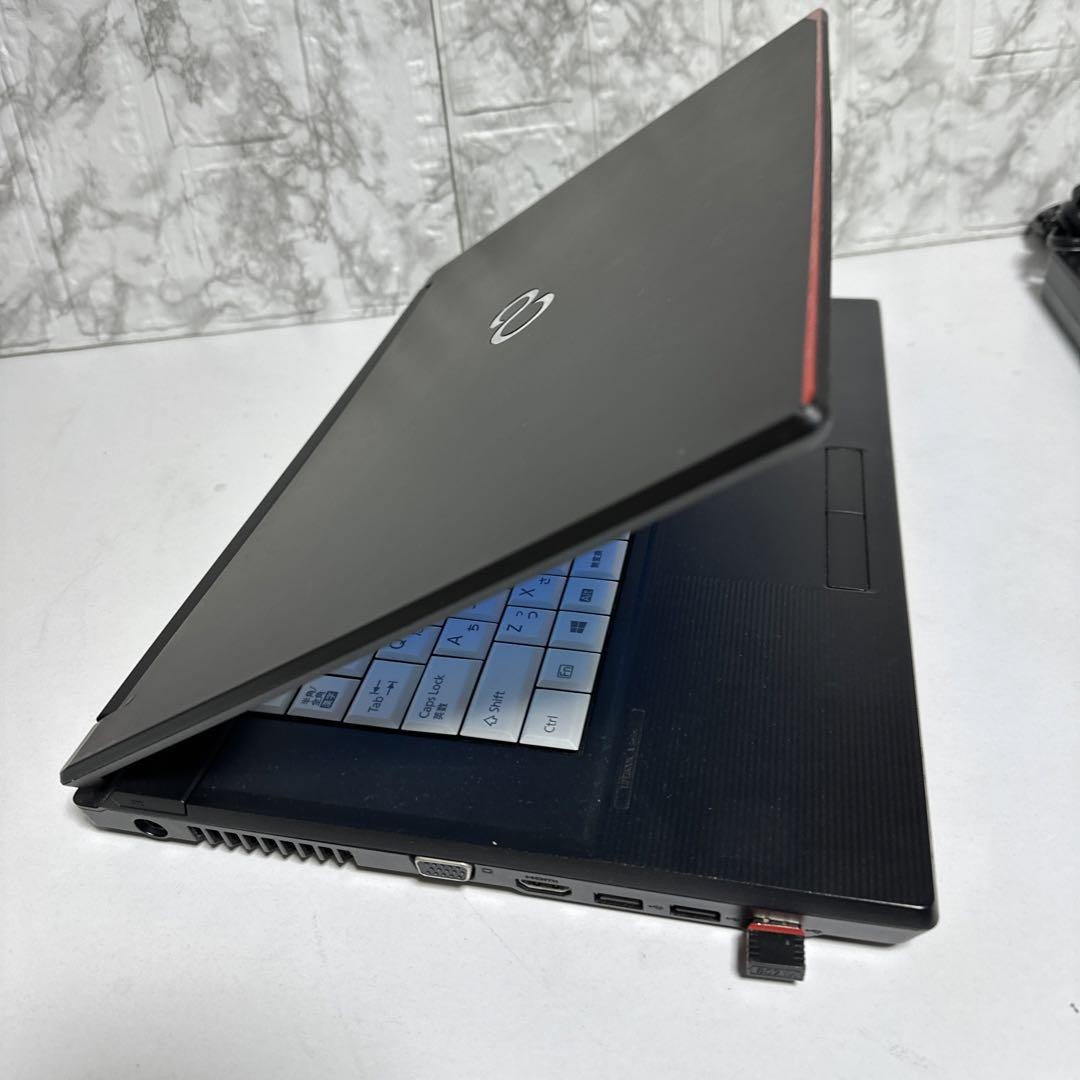 FUJITSU Notebook PC Core i3 15.6 inch 8GB RAM 128GB SSD