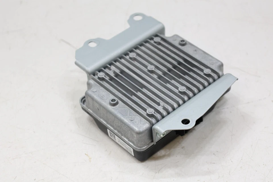 Jeep Wrangler 2018-2023 módulo de control convertidor de voltaje OEM 68349348AA Foto 4 de 4