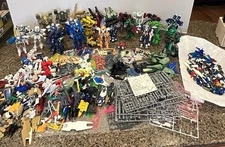 HUGE LOT BANDAI GUNDAM Model Kit PIECES Figures Weapons, Accessories Plus Misc