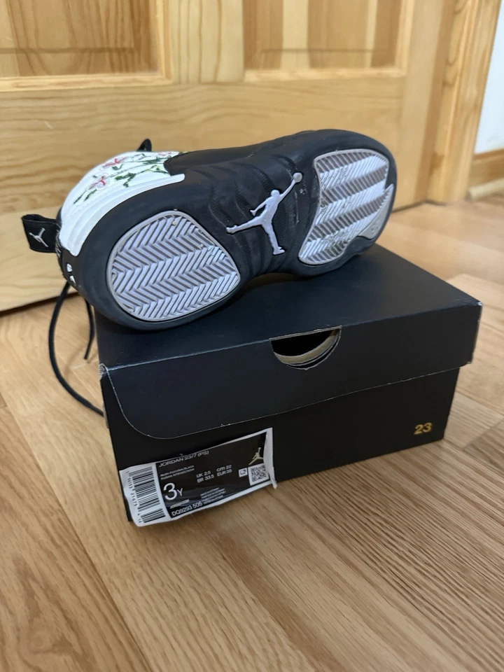 Nike Air Jordan 12 XII Floral GS White Black DR6954-100 Size 3Y - Image 3 of 4