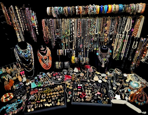 570+pc 45lb HUGE  Vintage 2Now Fashion Costume Jewelry Lot Wear Craft Junk