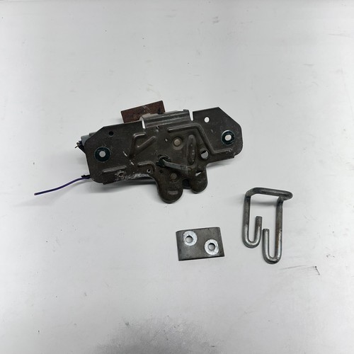 87-93 1988 Ford Mustang Convertible Coupe Power Trunk Latch OEM