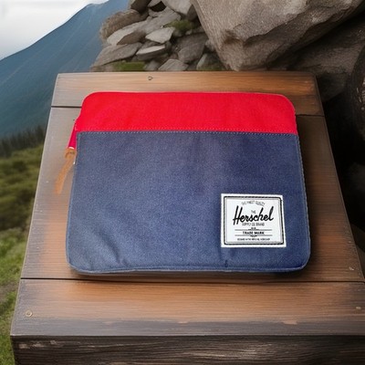 Hershel Supply Co  Navy Red Trim  Color Block 10 Tablet Sleeve New open box