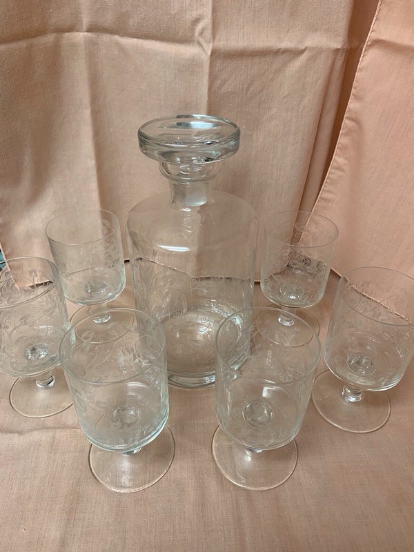 Vintage Blown Glass Cordial Decanter, Stopper & 6 Matching Glasses Etched Leaves