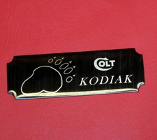 colt-firearms-kodiak-display-case-plaque