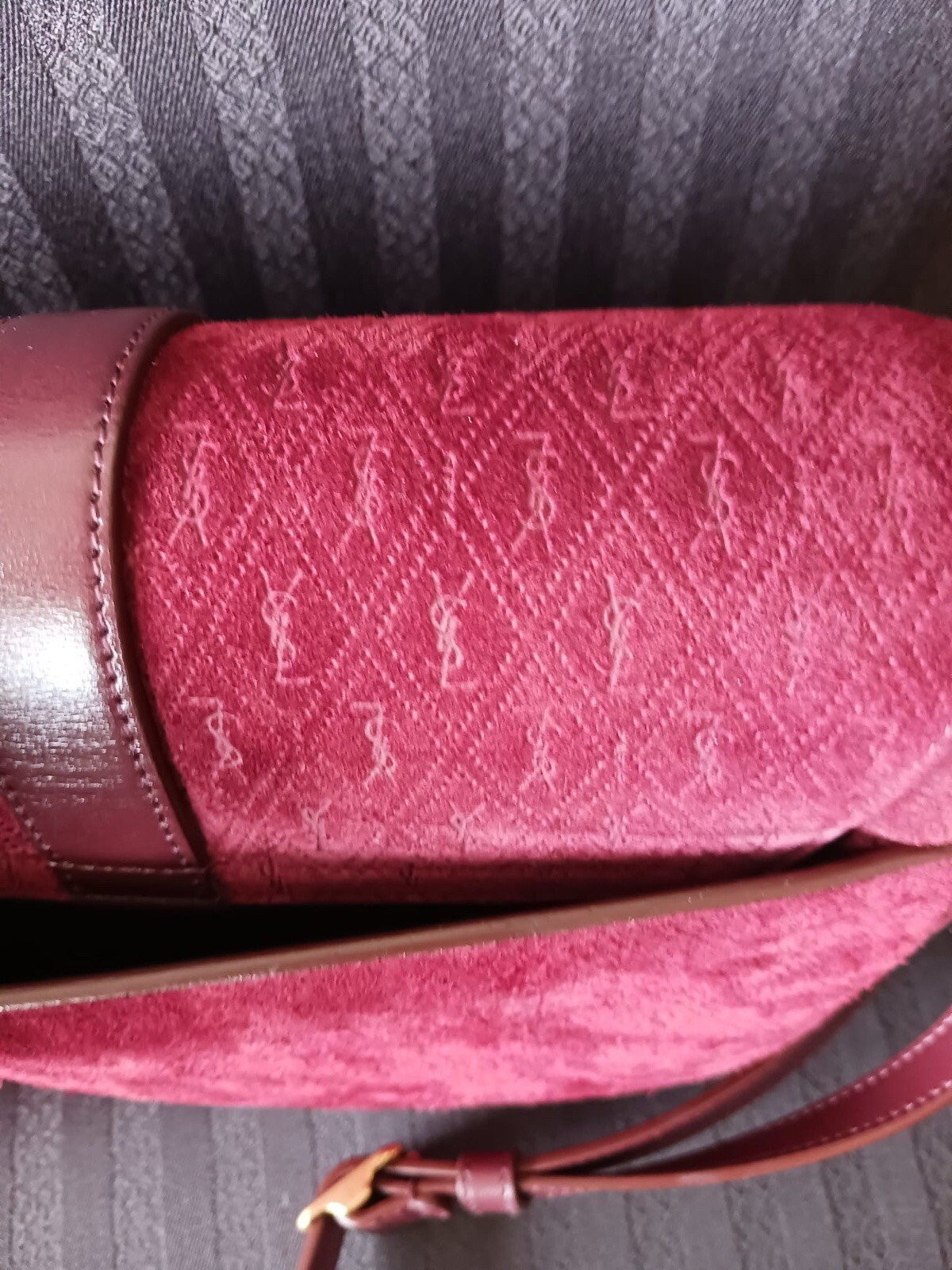 SAINT LAURENT AUTENTICA BORSA IN PELLE SCAMOSCIATA MONOGRAMMA YSL BORSA A TRACOLLA BORDEAUX CINTURINO IN PELLE VIOLA BORDEAUX