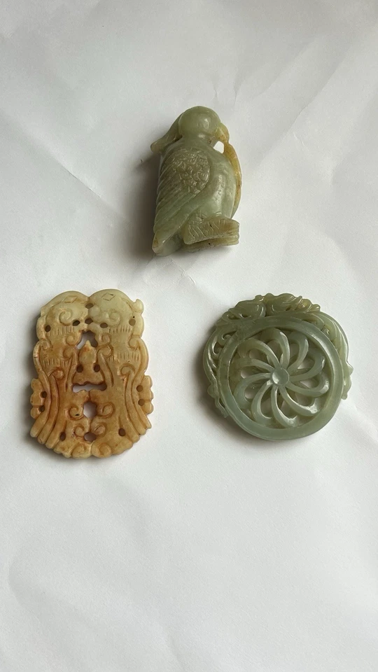 #0023:Set of 3 Antique Chinese Jade Carvings – Qing Dynasty And Earlier - Image 3 of 4