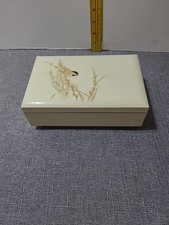 Vintage Otagiri chickadee music box plays "yesterday" G12/186