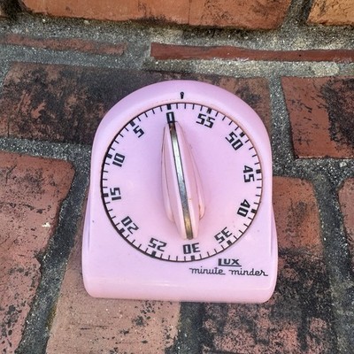 Vintage 1960s Pink Lux Minute Minder Kitchen Timer   MCM Rocket Knob