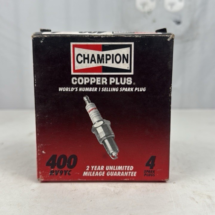 CHAMPION RV9YC Spark Plugs 4 Pack NEW