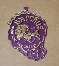 Vintage Bacchus Mardi Gras New Orleans 1968 Purple Plastic Grape Pendant 1983