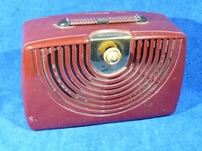 ZENITH 56-002ZZ TUBE PORTABLE RADIO..1950'S