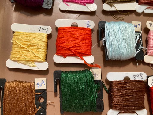 DMC Embroidery Floss Lot of 27 Labeled Cotton Thread on Cards Lot #44 - Picture 4 of 7