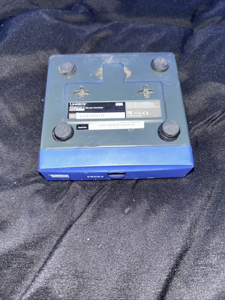 Servidor de impresión Linksys Psus4 para USB con interruptor de cuatro puertos sin unidad de fuente de alimentación Foto 2 de 4