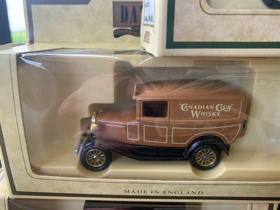 Lote Lledo x8 Furgonetas Diecast Entrega de Bebidas, Tizer, Robinsons, Canadian, Cadburys + Foto 4 de 4