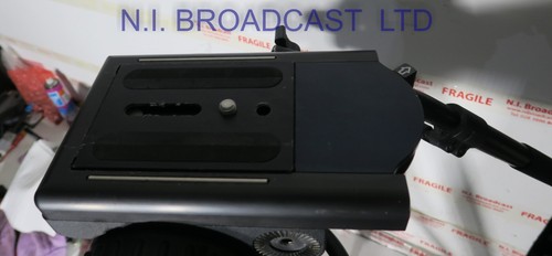 Cartoni C20S broadcast tripod head with lens (20kg payload) Supports 20kg paylo - Picture 18 of 24