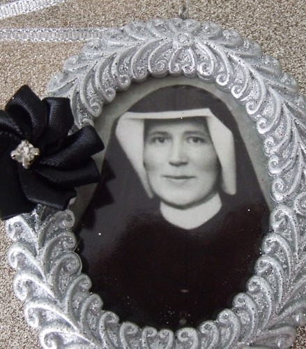 Nuevo Santa Faustina Divina Misericordia Santa Marco Religioso Adorno de Navidad - Imagen 3 de 3