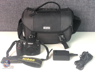  *Lightly Used* Nikon D90 12.3MP Digital SLR Camera w/ Charger, Battery, Case