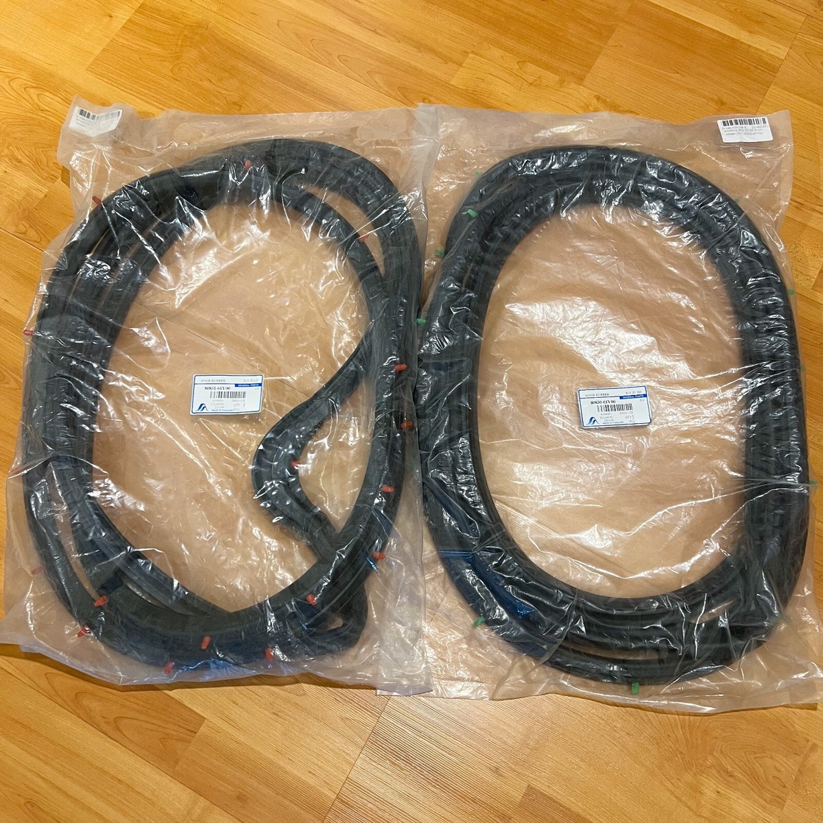 for Nissan Maxima Cefiro A32 Infiniti I30 rear door weatherstrip