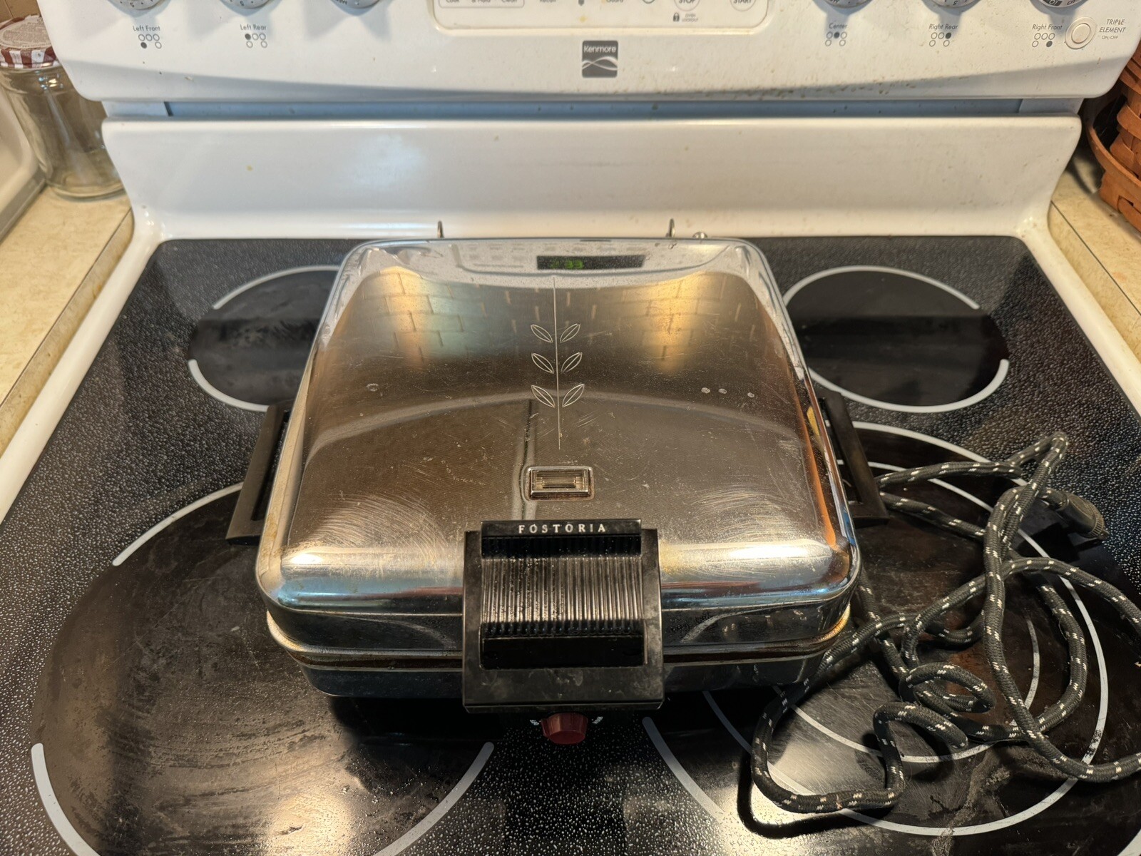 Vintage McGraw Electric Waffle Maker/Griddle, "Fostoria" Model 6A, 1300