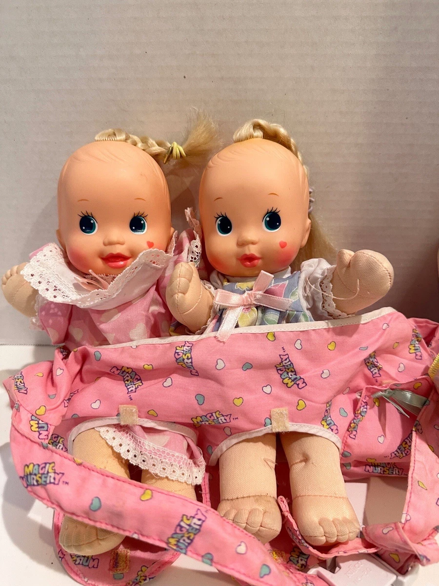 Vintage Magic Nursery Fuss N Giggle Triplets Dolls Carrier Son Fonctionne