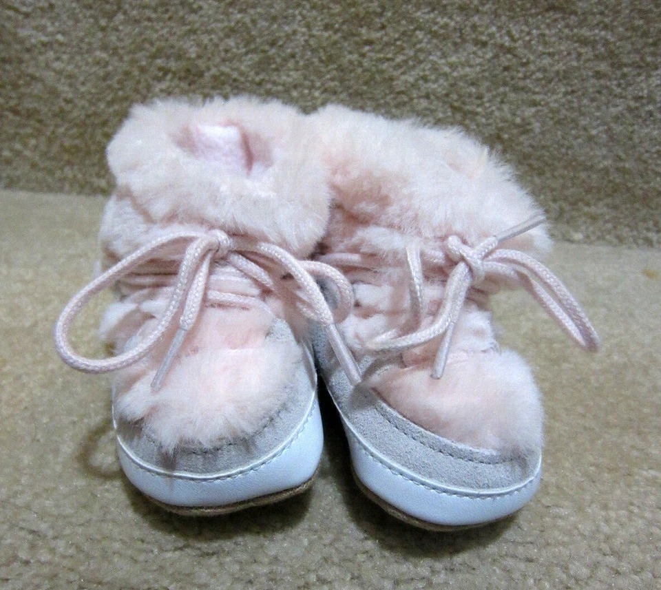 NUEVO CON ETIQUETAS Baby Gap Talla 0-3 o 6-12 Rosa Gamuza Apres Botines de Esquí Botas Piel Sintética Foto 2 de 4