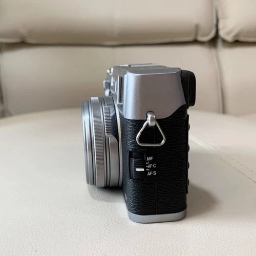 Fujifilm X100S Digital Camera Silver Black 16.3MP APS-C Hybrid View Film Sim image 3
