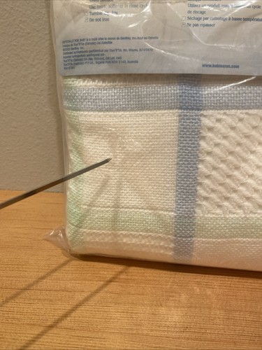 Vintage Especially Toys R Us Woven Baby Shawl Blanket White Pastels Fringe NOS - Picture 8 of 8