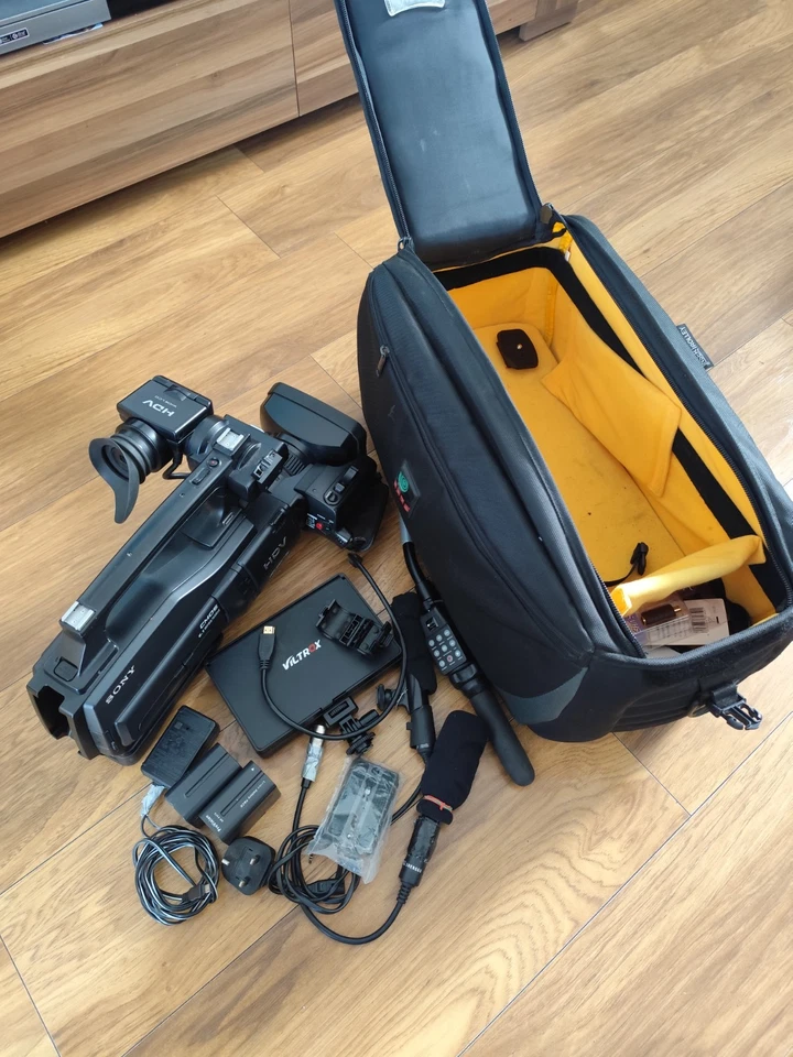 SONY HVR-HD1000E/1000P  HDV. MiniDV Camcorder with EXTRAS - Image 3 of 4