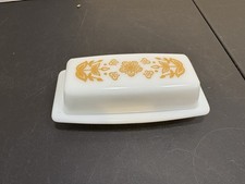 VTG Pyrex Butterfly Gold Butter Dish