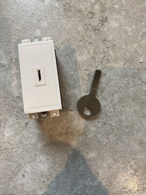 TENBY SCHALTER SCHLICHT WEISS 20A 250V 2028 SCHLÜSSEL 2 WEGE WIE FOTOS UNTEN