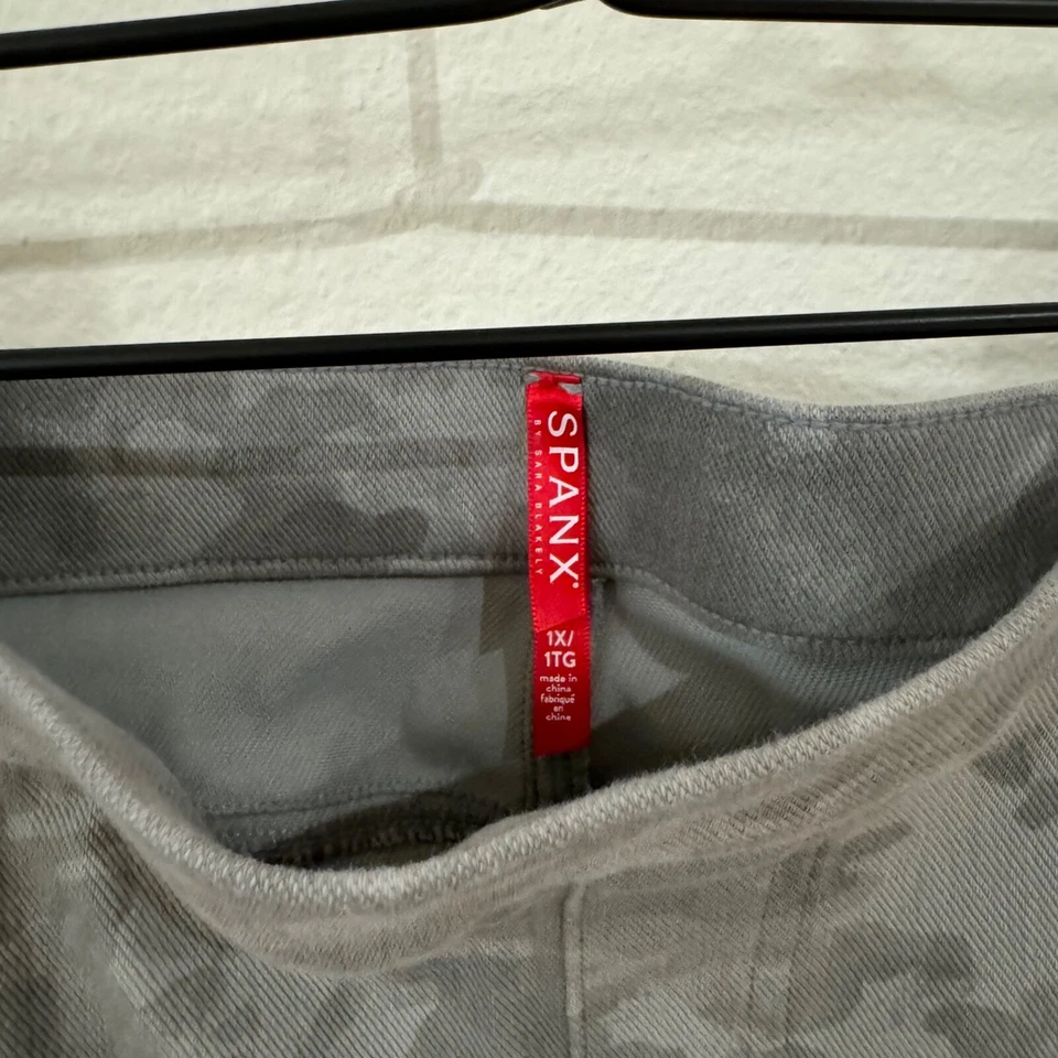 Spanx Leggings Women's Size 1X Grey Camo Jeanish Ankle Pull On Casual Stretch - Image 3 of 4