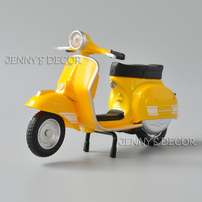 1:18 Scale Diecast Model Motorcycle Toy 1976 Vespa 200 Rally