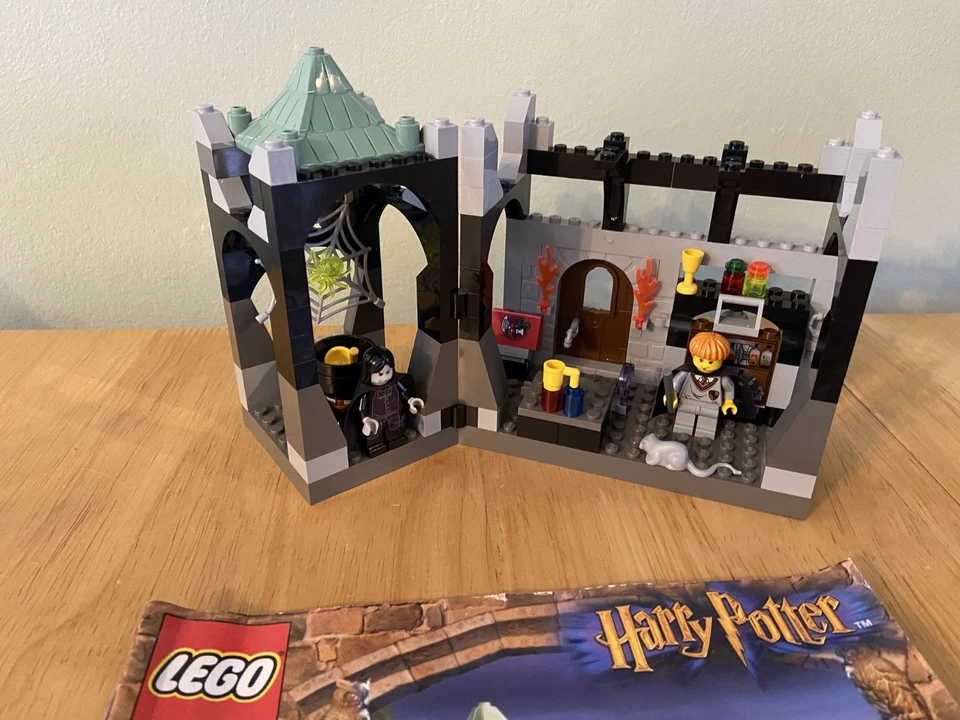 LEGO Harry Potter 4705 Snape's Class, photo 4 of 5