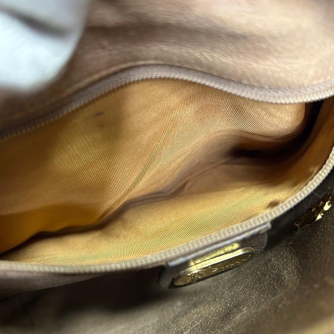 GUCCI Old Gucci Leather Interlocking Shoulder Bag… - image 18