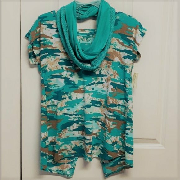 Bobbie Brooks Blue and Tan Camouflage Print Slit Back Top with Scarf in Size S New with Tags