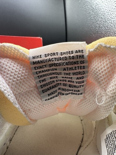 Größe 9 Damen - Nike Waffeltrainer 2 Turnschuhe weiß metall silber (gebraucht) - Bild 14 von 16